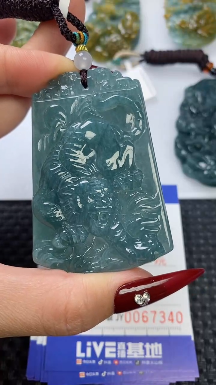 【闪购商品】翡翠颈饰未镶嵌111111111111111