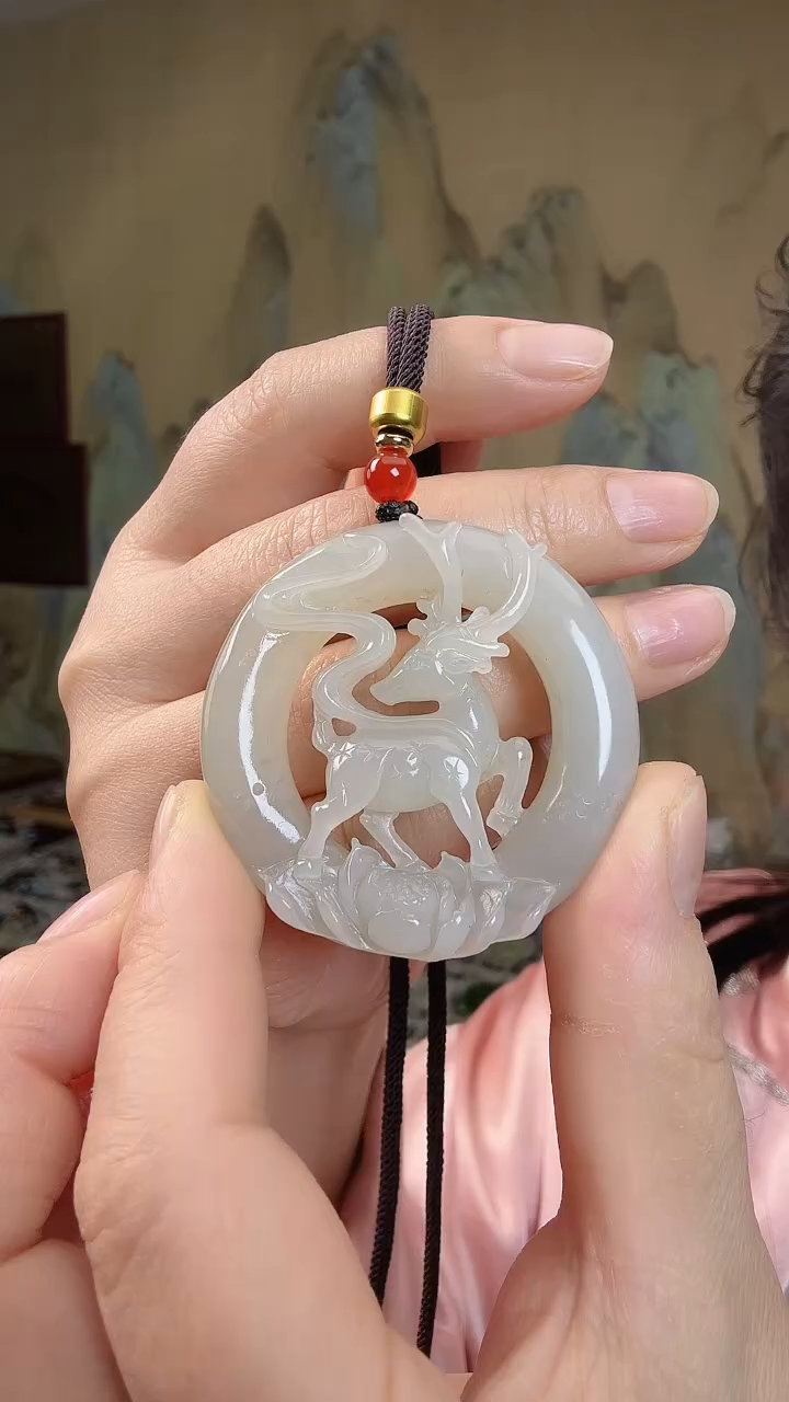 颈饰未镶嵌和田玉.