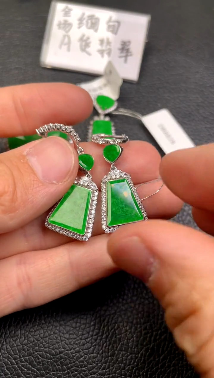 【闪购商品】翡翠吊坠(不含链)银S925镶嵌耳坠