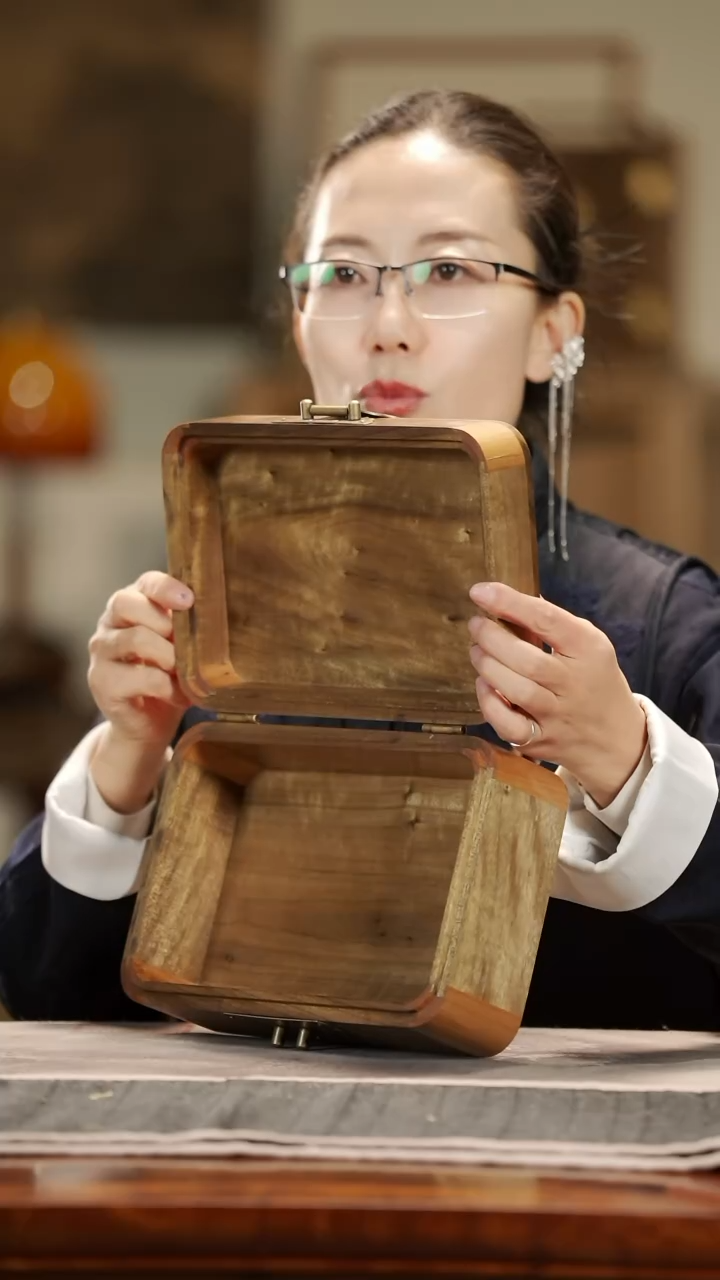 【闪购商品】金丝楠木雕014拆房老料精工首饰盒