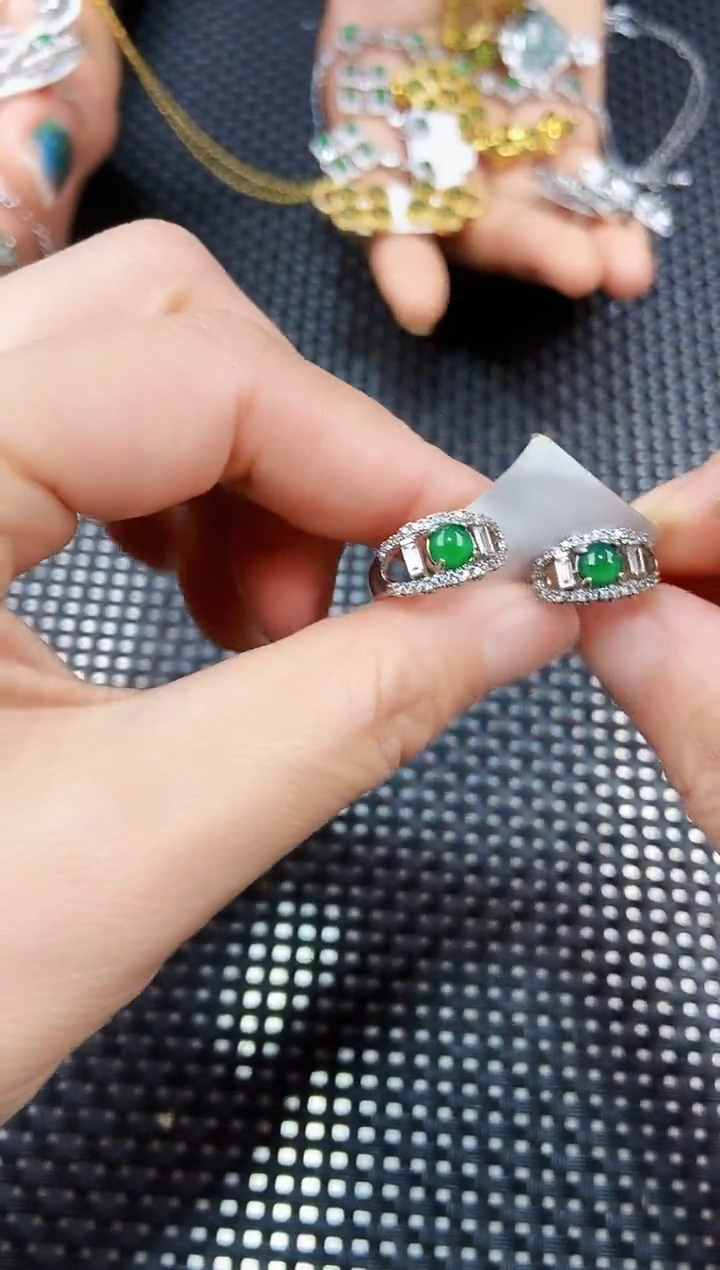 【闪购商品】翡翠耳饰未镶嵌11111111