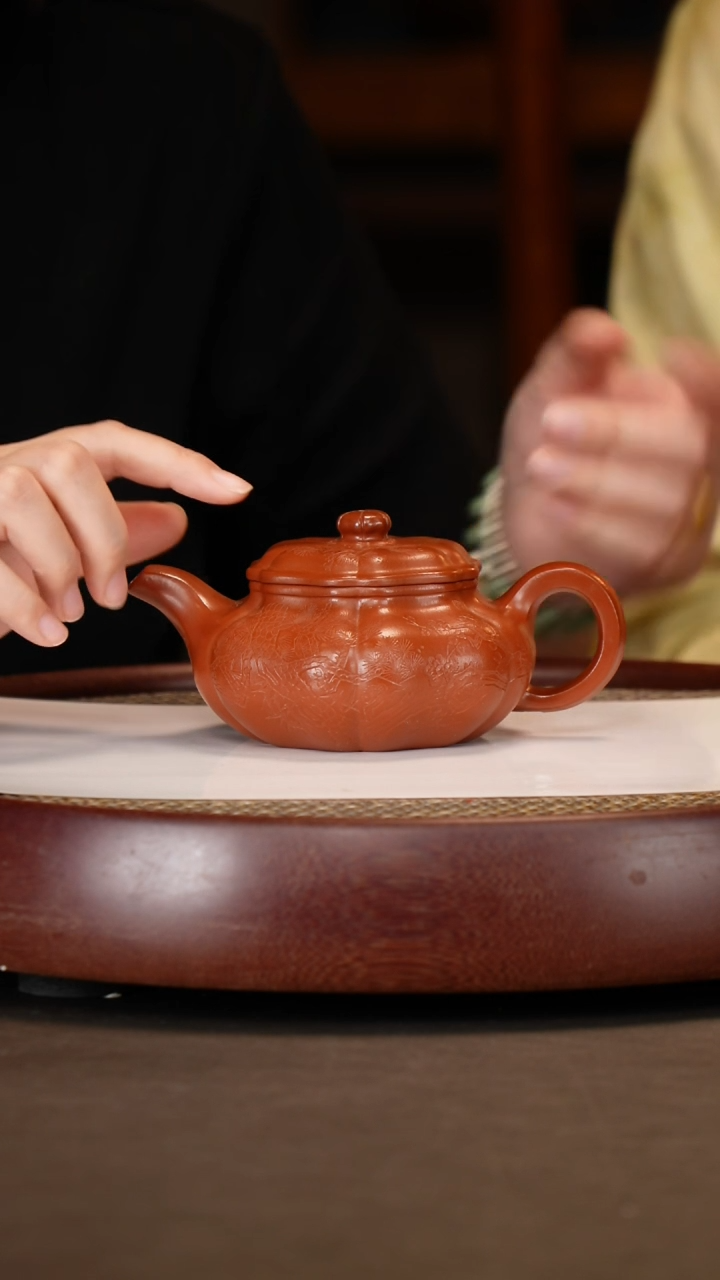 茶壶紫砂【王芳】寅春朱泥葵仿古+山水画280c