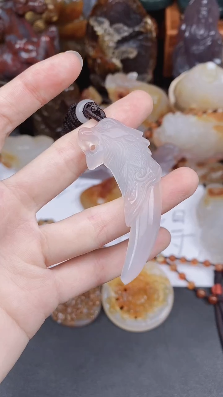 未镶嵌颈饰玛瑙/玉髓AA