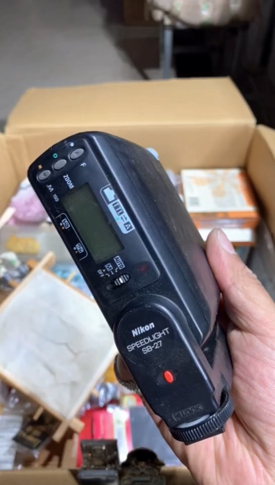 8新中古商品，瑕疵品，不保好坏。925