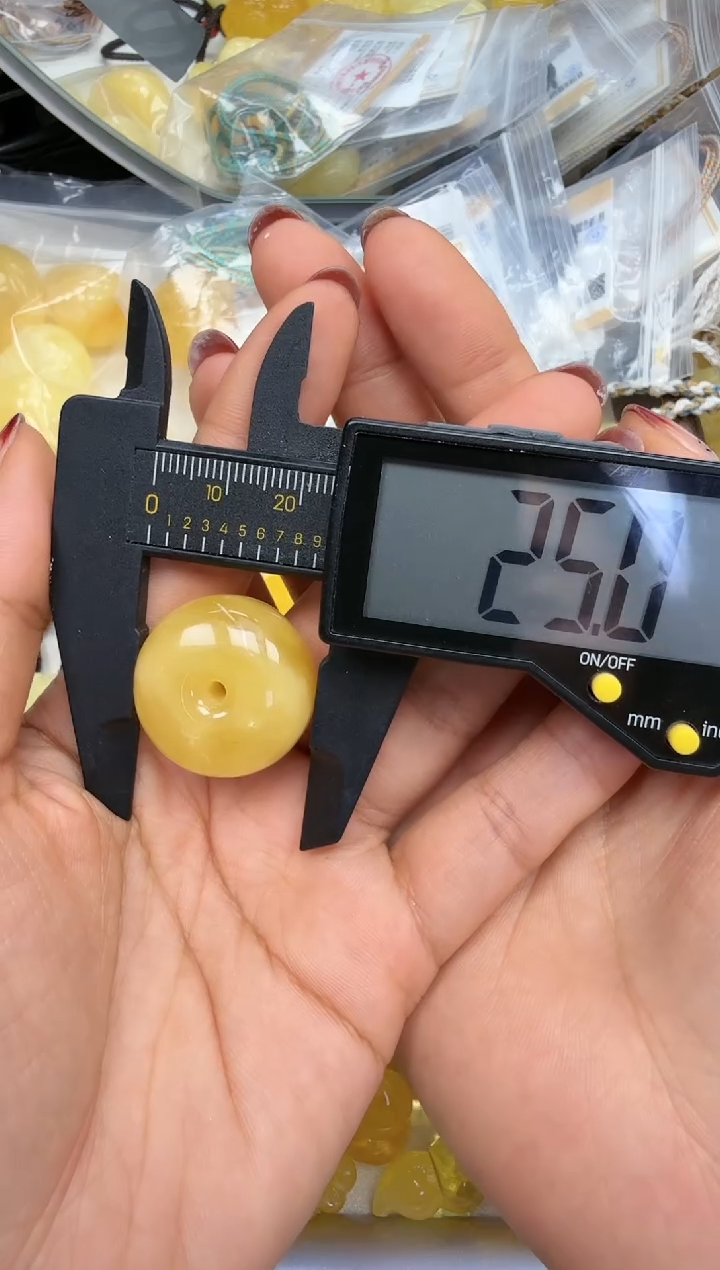 裸石琥珀未镶嵌如图