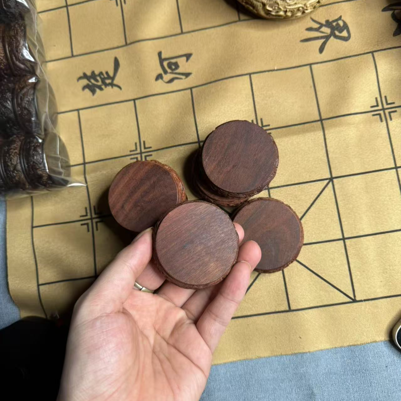 可定制白板双龙戏珠血檀50字体可选中国象棋大号成人老人送礼套装