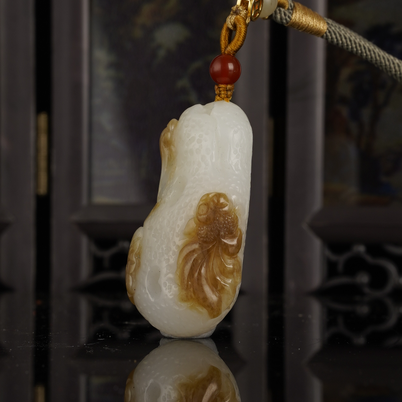 XC11172二十世纪和田玉鱼戏莲吊坠