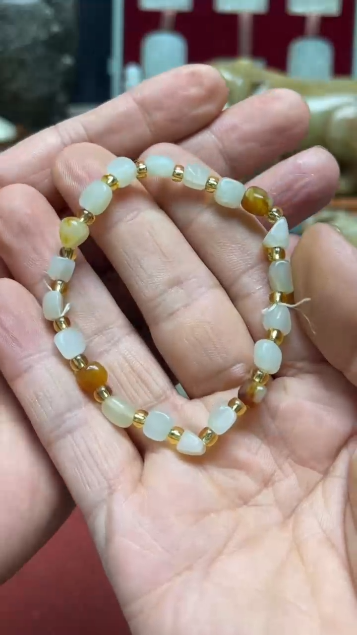 和田玉未镶嵌颈饰1