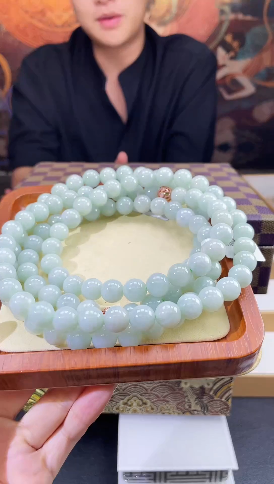 翡翠未镶嵌颈饰多样性发其一