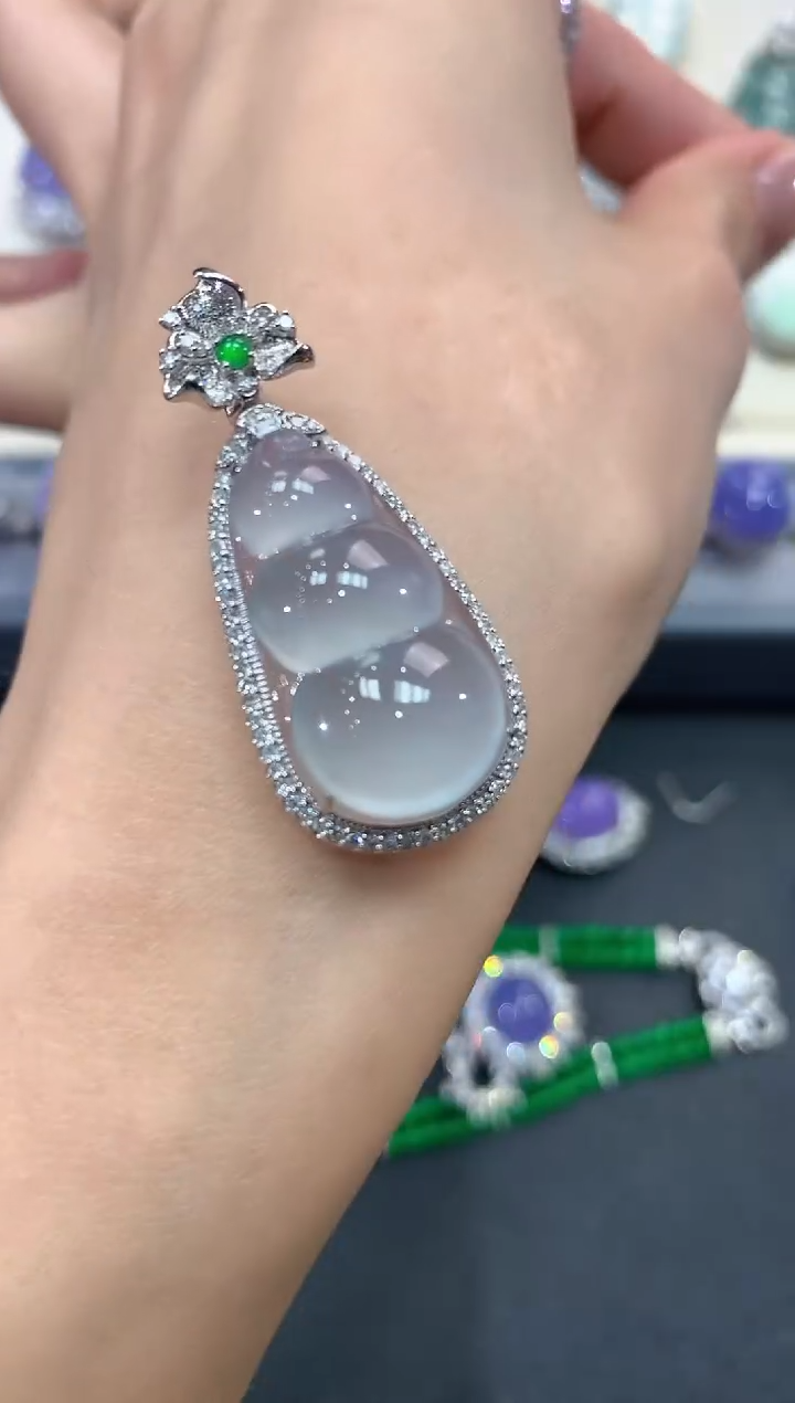 【闪购商品】翡翠吊坠(不含链)18K金镶嵌w96