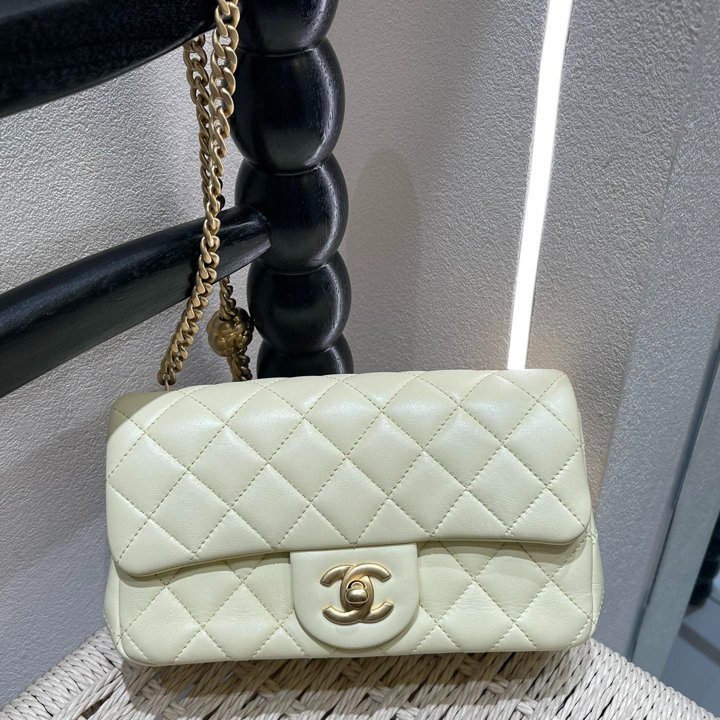 95新 Chanel/香奈儿 千禧一代-小鸡黄山茶花大mini 斜挎包5724599