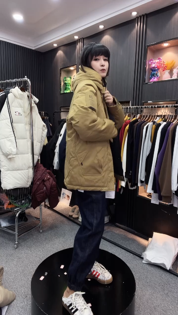 8808咖色棉服----大码