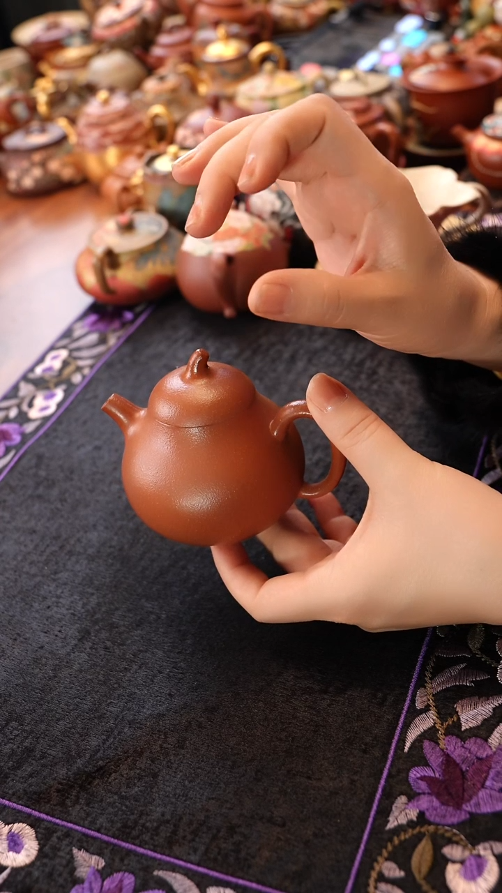 茶壶紫砂光素茄瓜