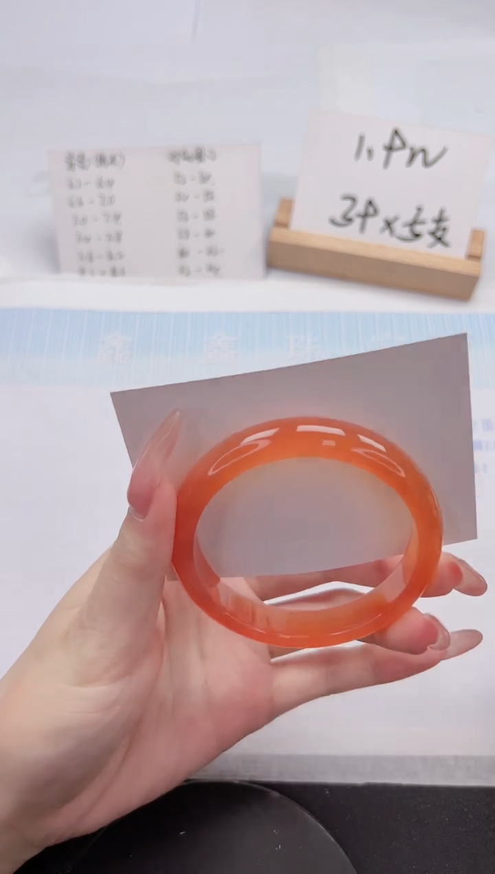 【闪购商品】石英质玉手镯未镶嵌367-55