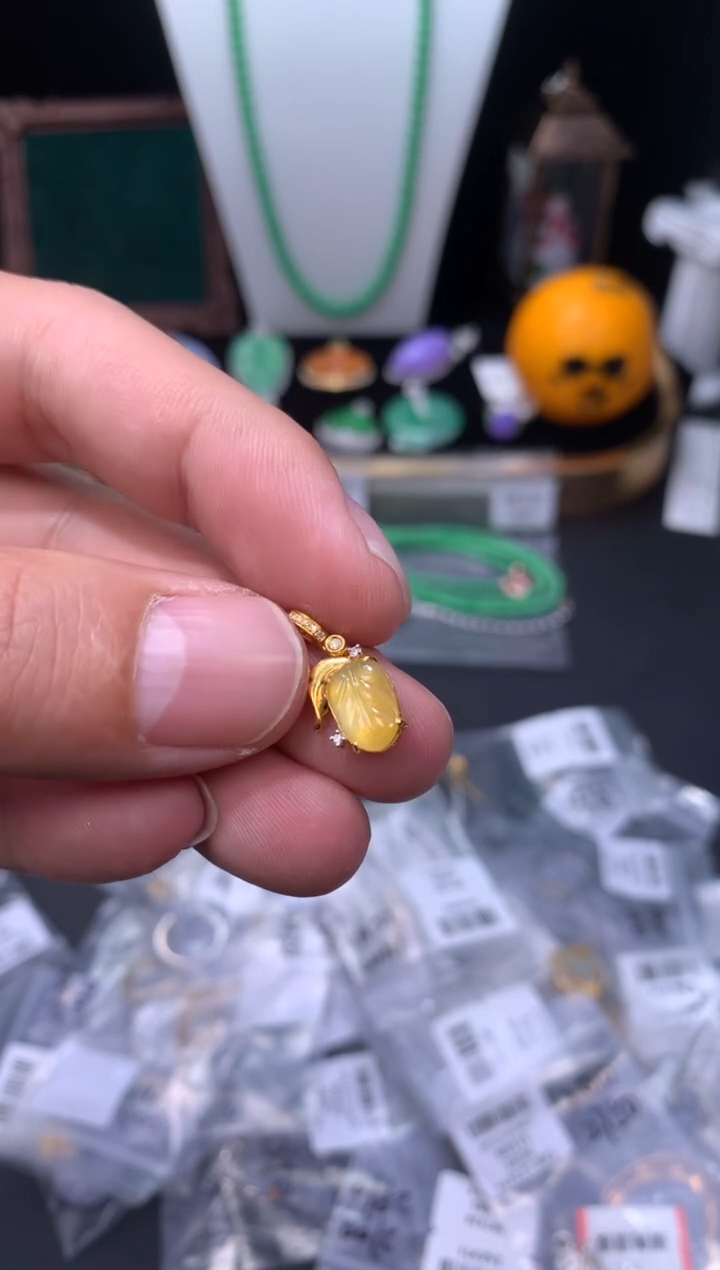 18K金镶嵌定制翡翠48小时鉴赏期 退货不扣服务费