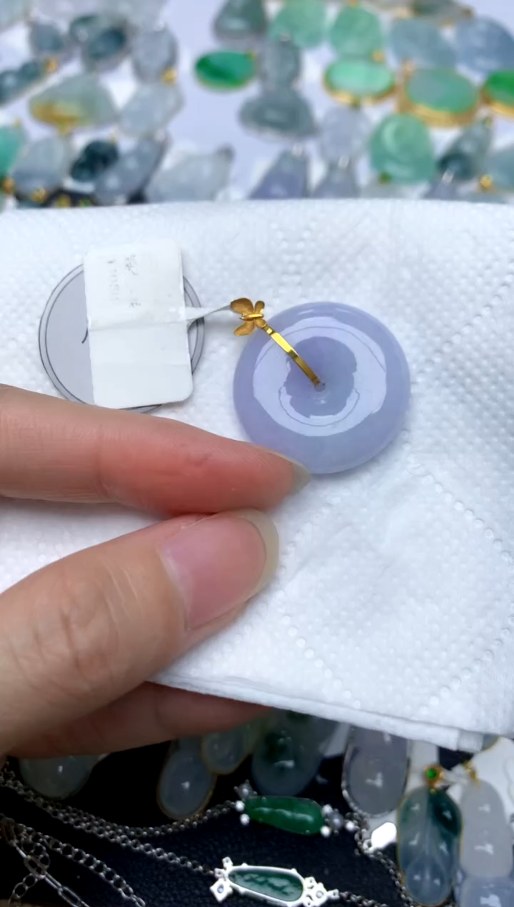 颈饰18K金镶嵌翡翠天然A货翡翠