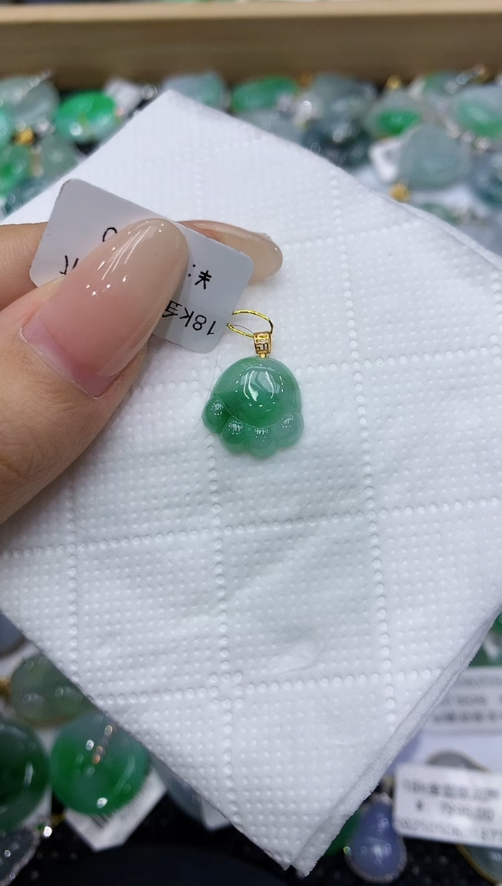 翡翠18K金镶嵌颈饰111111111111