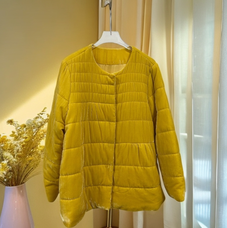深圳南油桑蚕丝丝绒外套富贵黄圆领新中式暗扣设计保暖外套女