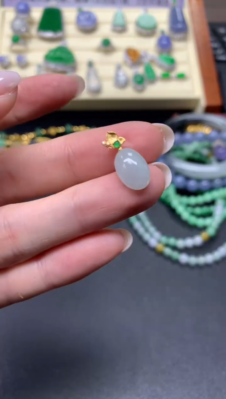 【闪购商品】翡翠吊坠(不含链)18K金镶嵌吊坠|99+30