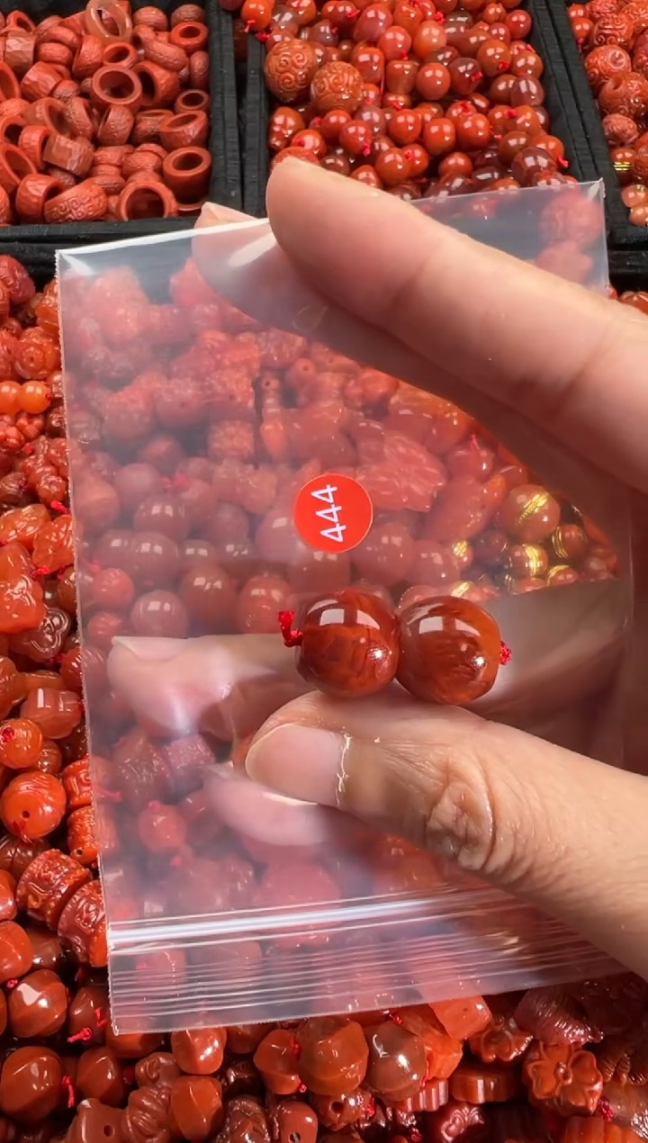 【闪购商品】南红玛瑙颈饰未镶嵌1