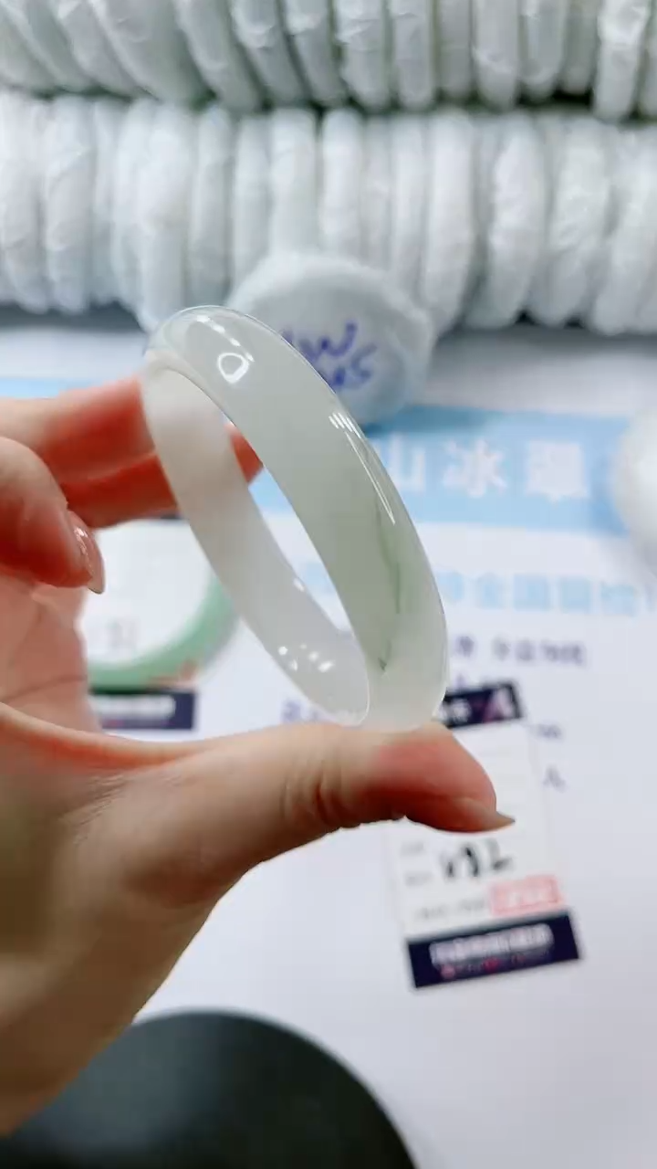 【闪购商品】石英质玉手镯未镶嵌多样性发货V82