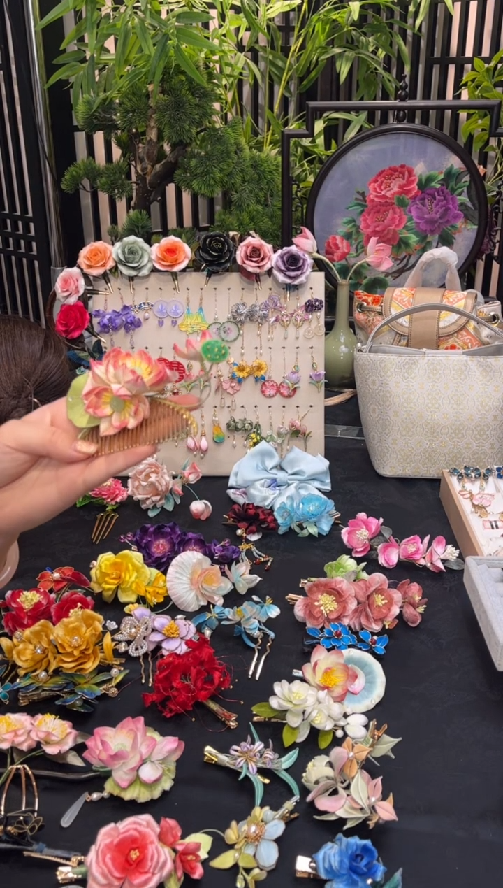 织绣今****?非遗苏绣手工饰品
