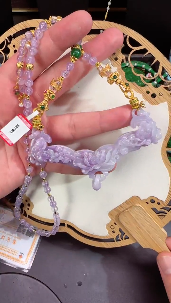 【闪购商品】翡翠颈饰未镶嵌牌子