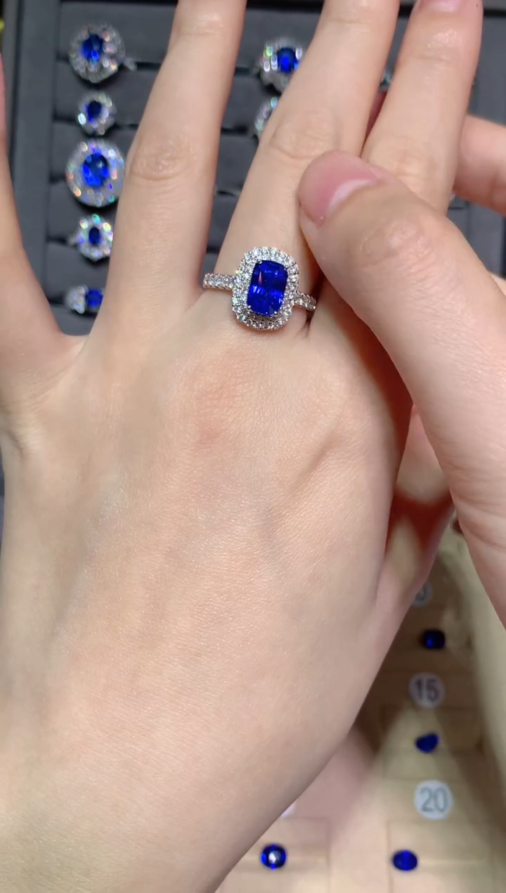 【闪购商品】蓝宝石戒指18K金镶嵌2.2ct