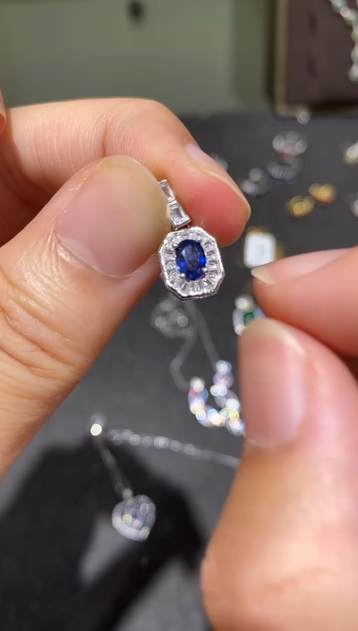颈饰蓝宝石银S925镶嵌吊坠