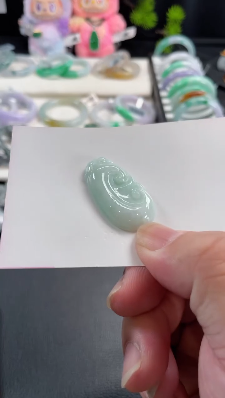 翡翠未镶嵌颈饰83有纹裂