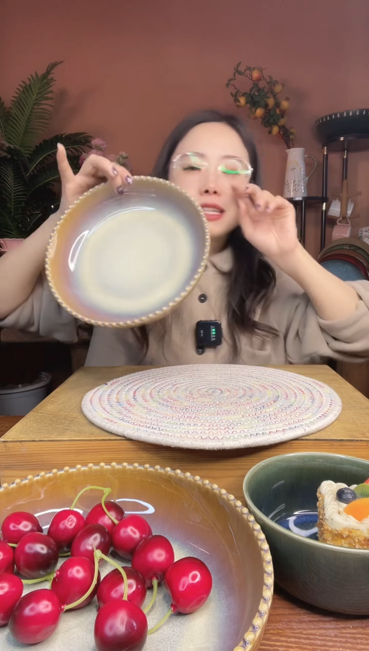 陶瓷8.5英寸黄色波点深盘 微瑕 