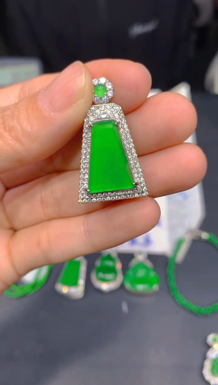 【闪购商品】定制翡翠未镶嵌199多样性发货（发其一）