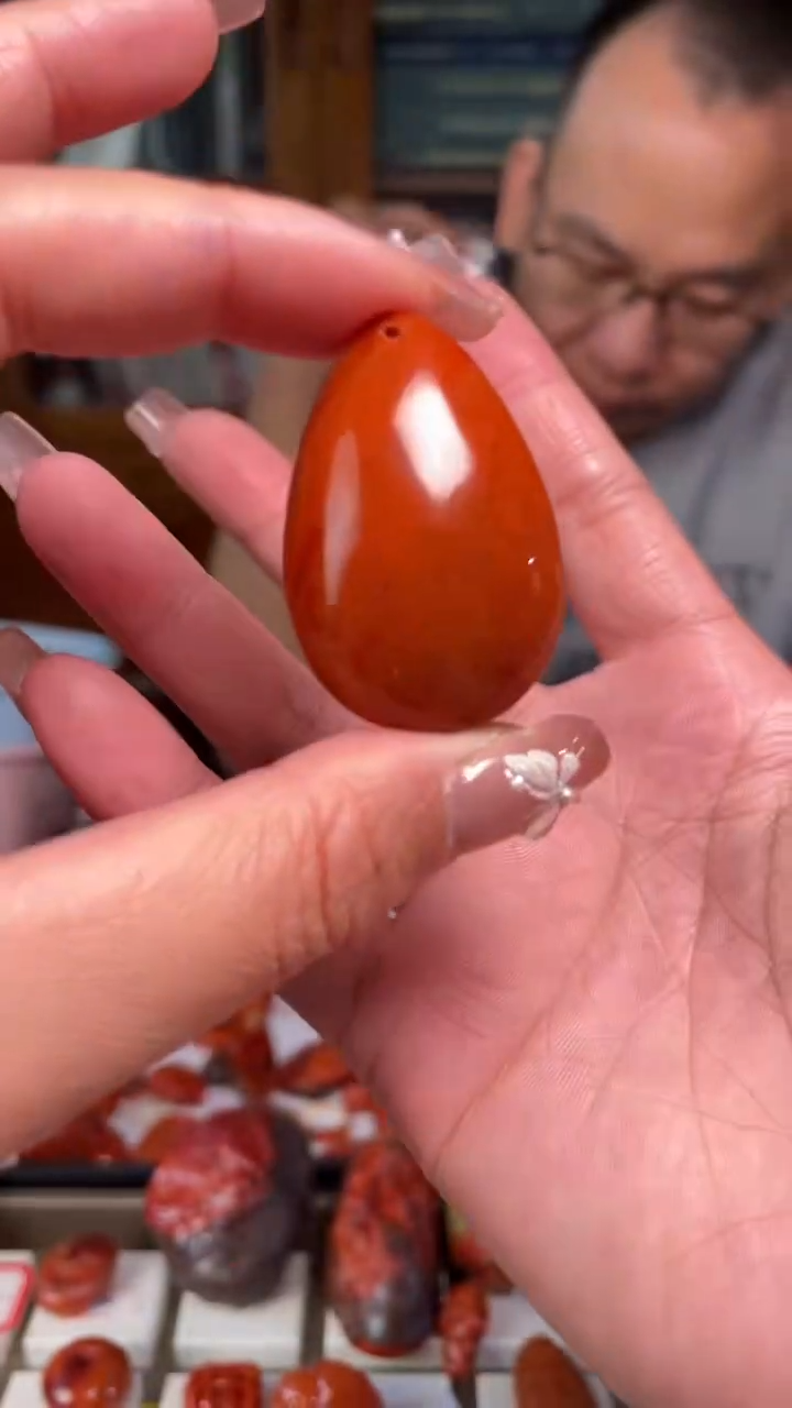 【闪购商品】南红玛瑙配饰未镶嵌18