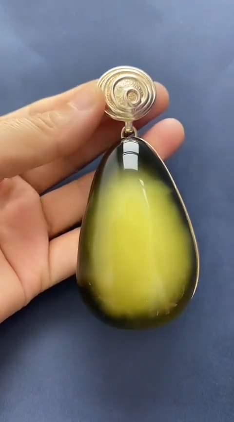 裸石琥珀未镶嵌吊坠