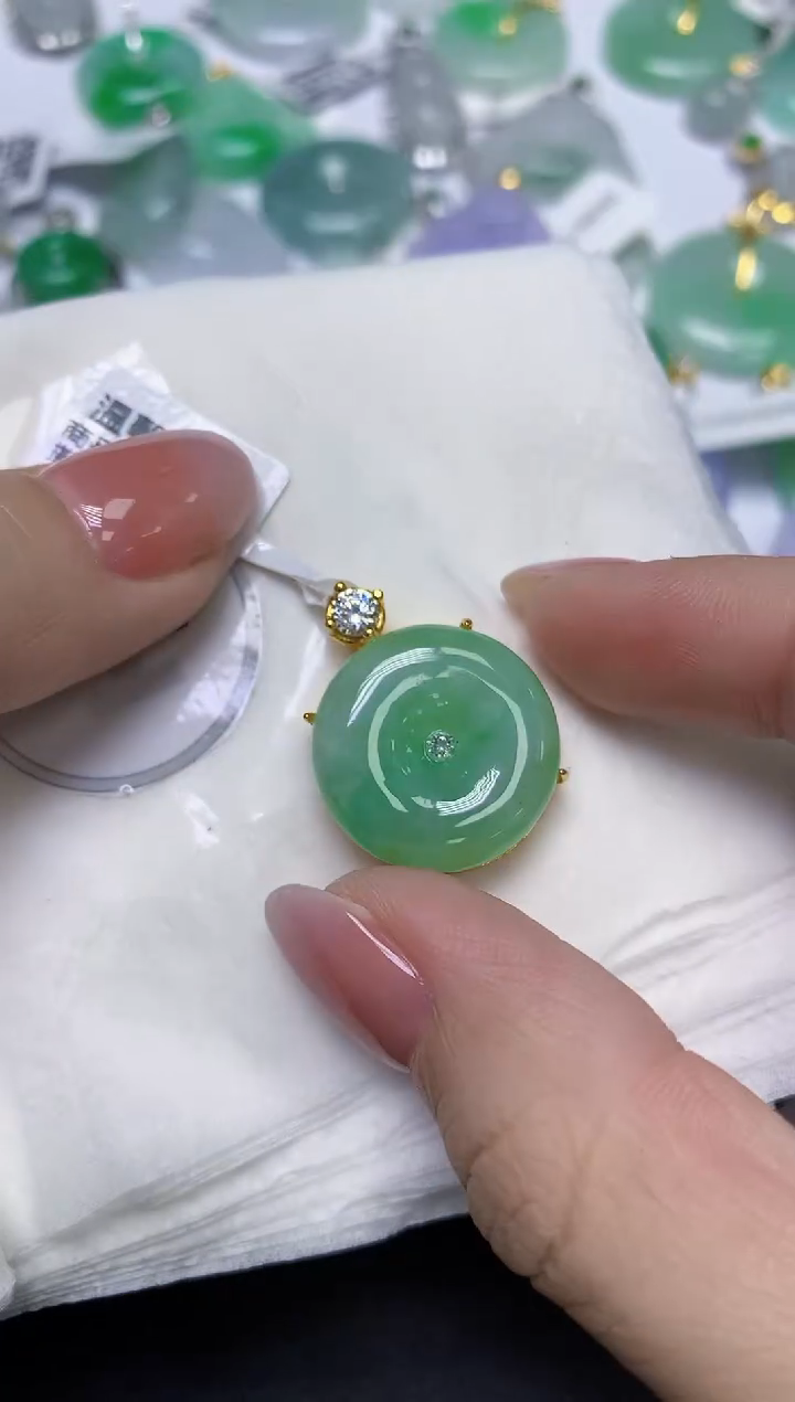 颈饰未镶嵌翡翠天然缅甸翡翠A货多样性发一件