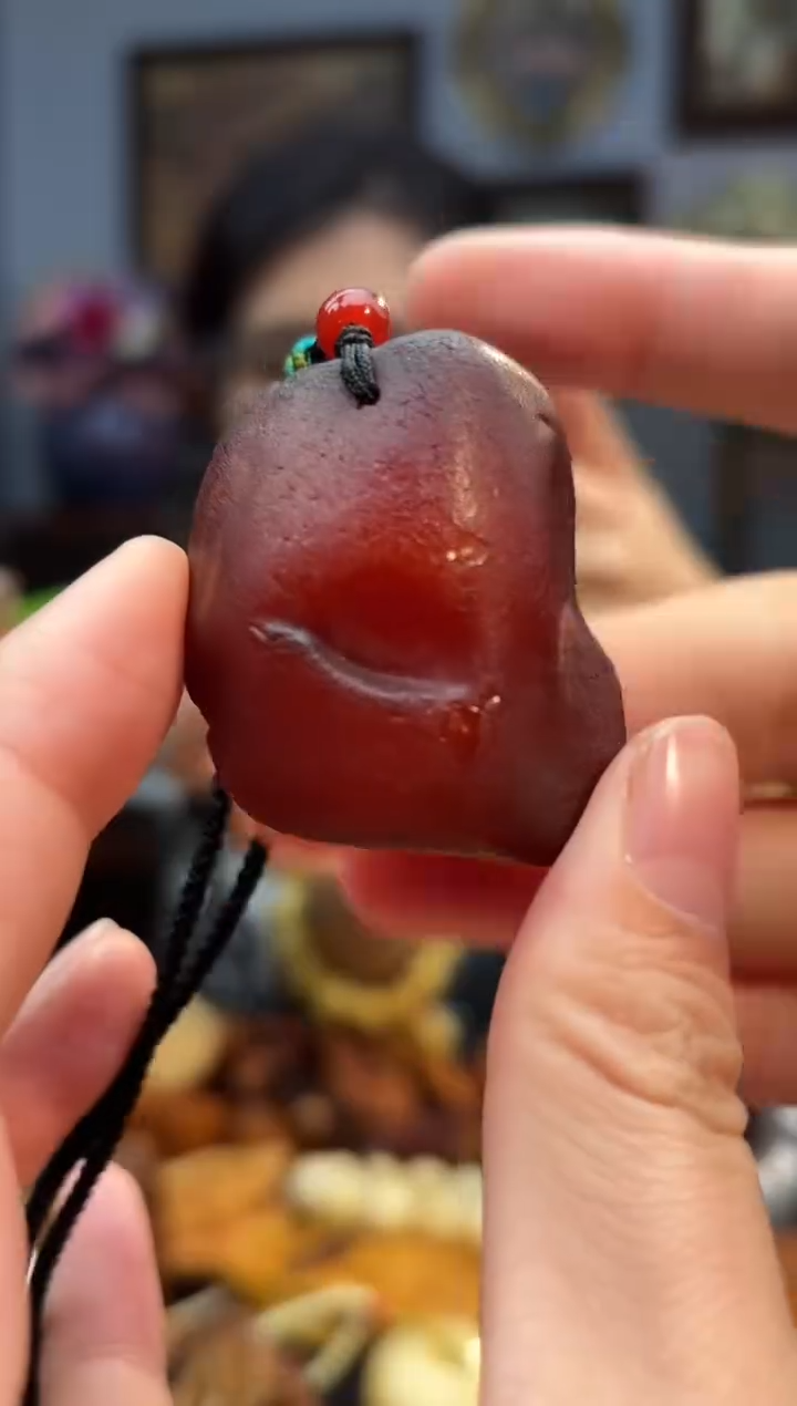 琥珀颈饰未镶嵌吊坠