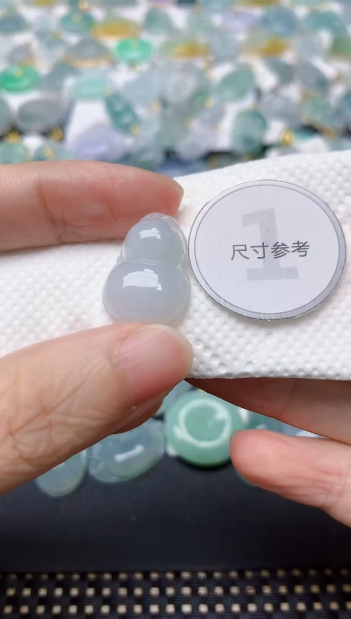 翡翠未镶嵌颈饰天然缅甸A货翡翠