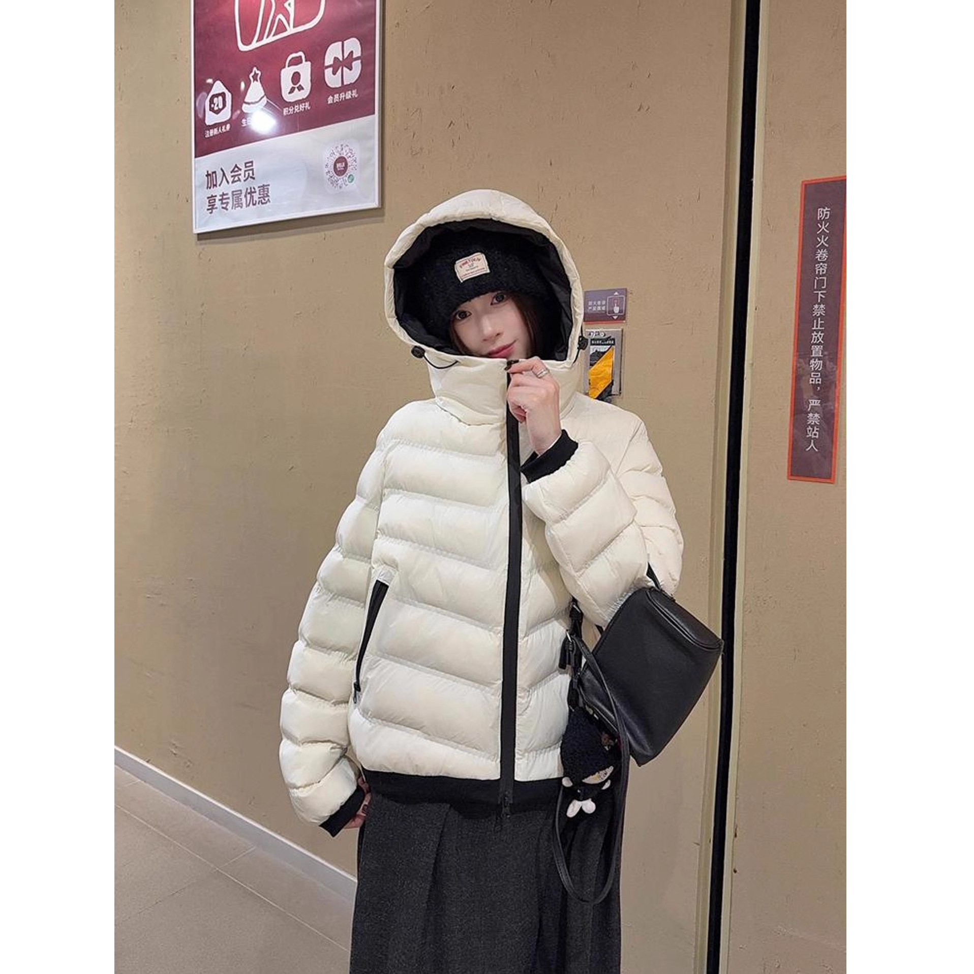 撞色连帽排骨服女2025秋冬新款面包服防风保暖高级宽松棉衣外套潮