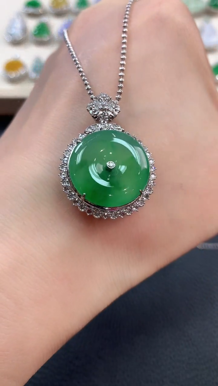 【闪购商品】翡翠吊坠(不含链)18K金镶嵌b125     