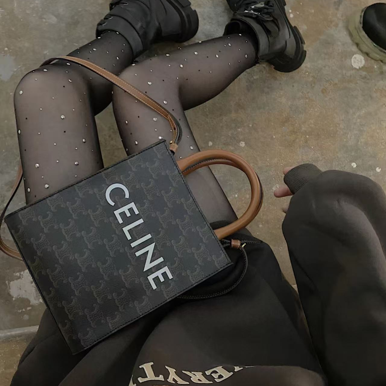 95新 Celine/思琳 坤球奢选celine琴谱包