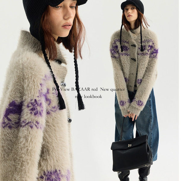 BAZAAR RED芭莎红 复古花纹费尔岛仿貂毛牛角扣软糯针织毛衣3446