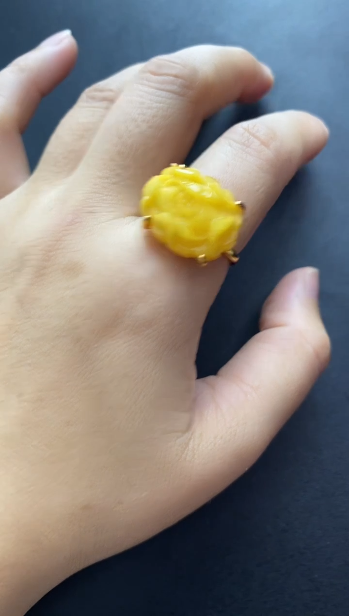 裸石琥珀未镶嵌戒指