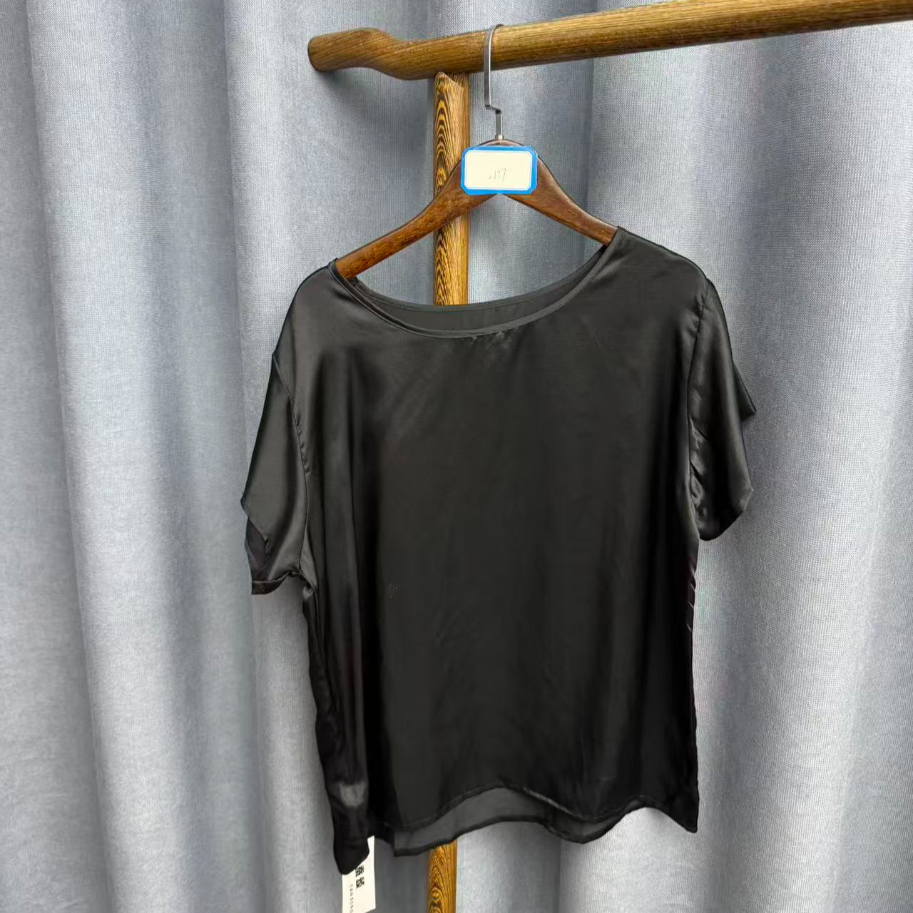 秋季新款休闲时尚圆领桑蚕丝短袖上衣女Z677