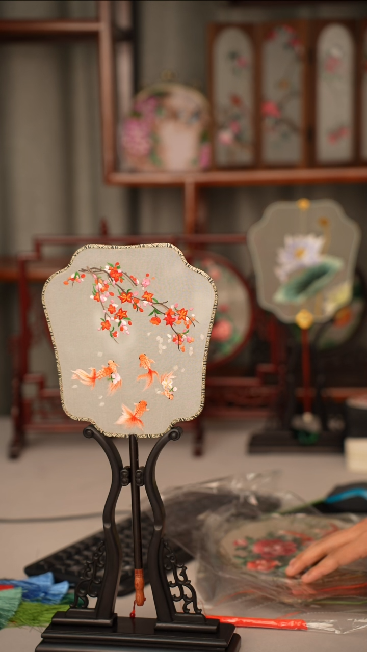 扇子苏绣作品手工扇子