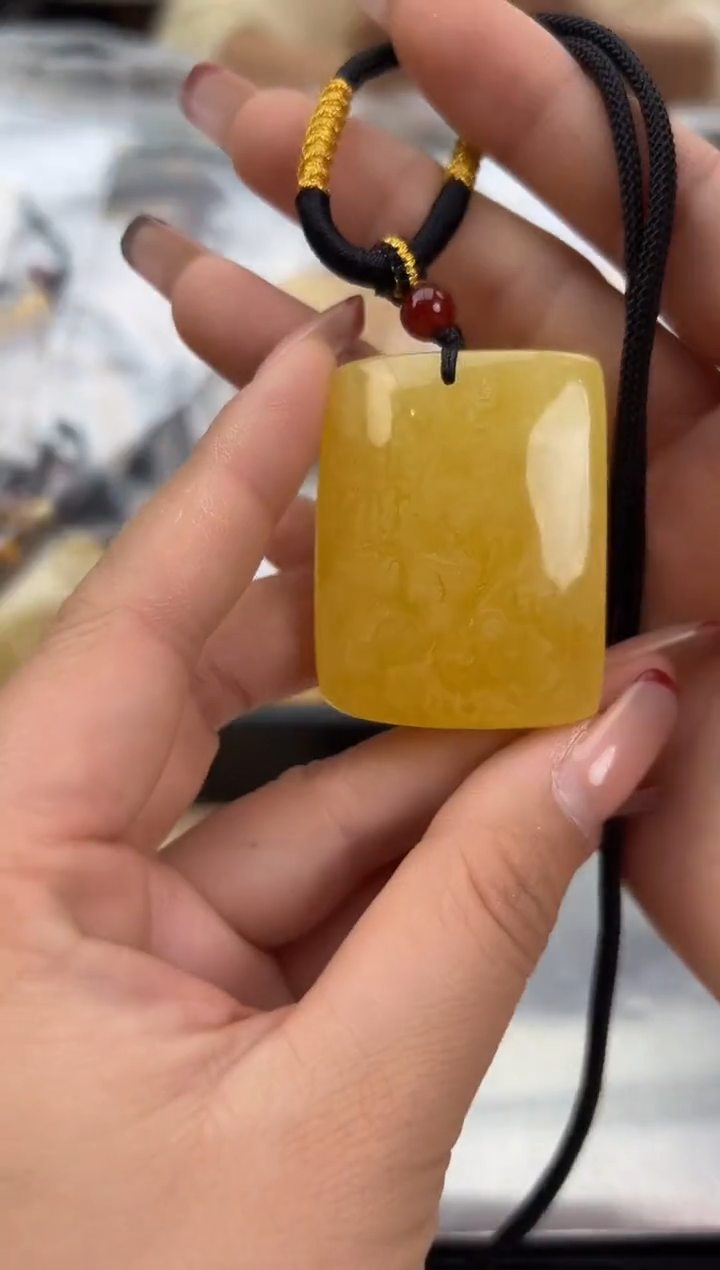 【闪购商品】琥珀裸石未镶嵌蜜蜡吊坠