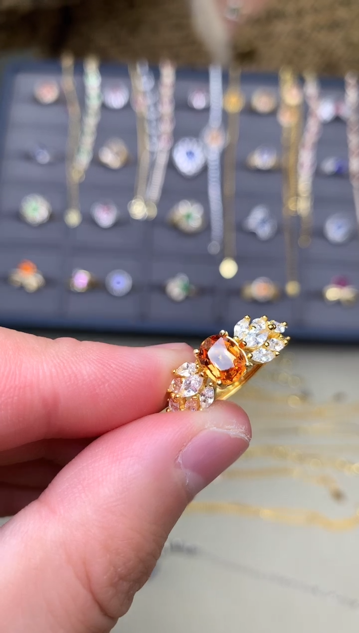 银S925镶嵌戒指石榴石（芬达石）戒指