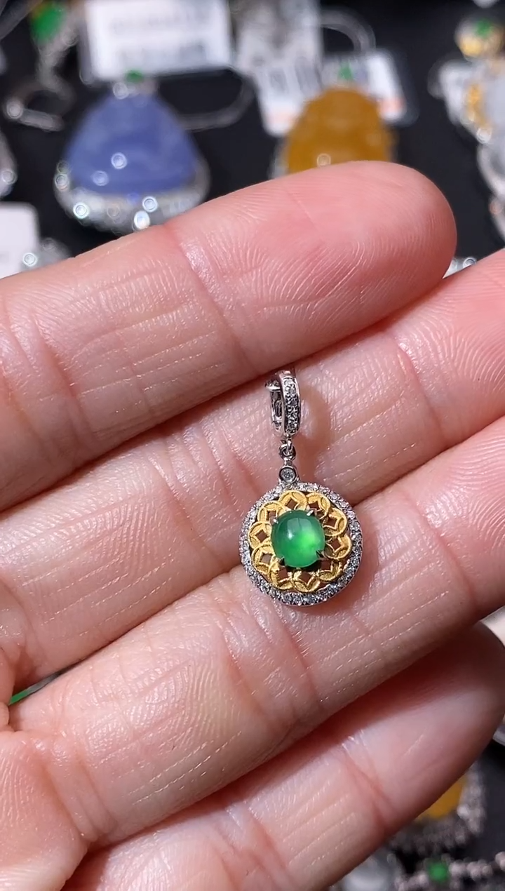 【闪购商品】翡翠吊坠(不含链)18K金镶嵌吊坠