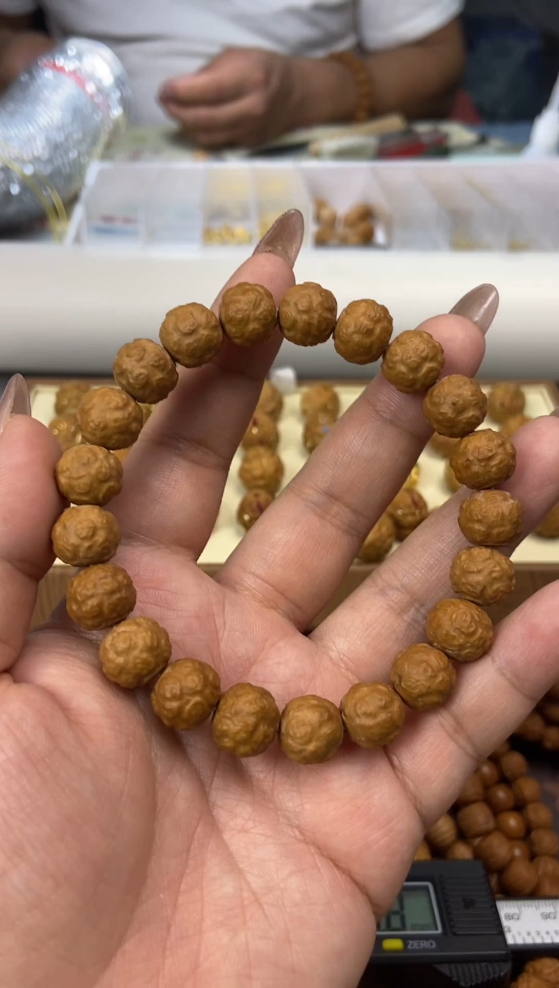手串猴头核桃舍利瑕疵