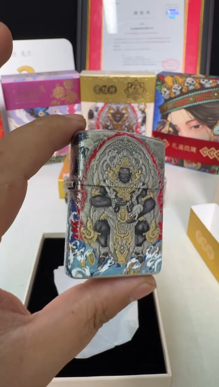 Zippo金内胆-黑财神-3D盔甲熏银鎏金珐琅彩