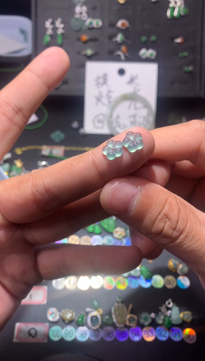 吊坠(不含链)未镶嵌翡翠1